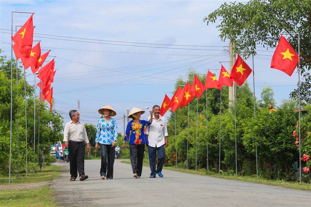 Làm Cờ Tổ Quốc Số Lượng Lớn – Xưởng In Cờ INCONI tại Hà Nội 2 Làm Cờ Tổ Quốc Số Lượng Lớn – Xưởng In Cờ INCONI tại Hà Nội