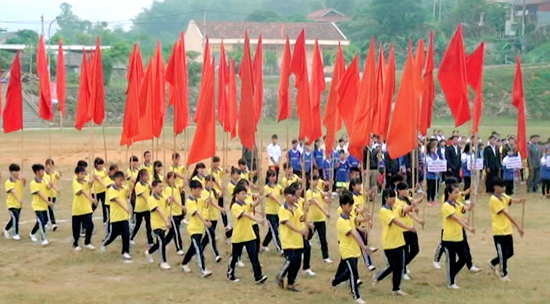 Làm Cờ Hồng Kỳ Theo Yêu Cầu - Xưởng Cờ INCONI Hà Nội 3 Làm cờ hồng kỳ theo yeu cầu - INCONI