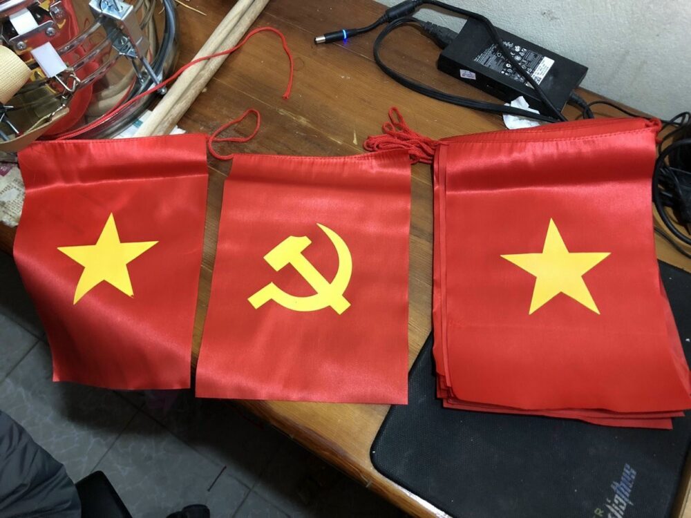 Cờ dây sao Đảng treo lễ hội – Xưởng in cờ INCONI Hà Nội 4 Cờ dây sao Đảng chất lượng cao – Mua trực tiếp tại xưởng in cờ INCONI Hà Nội