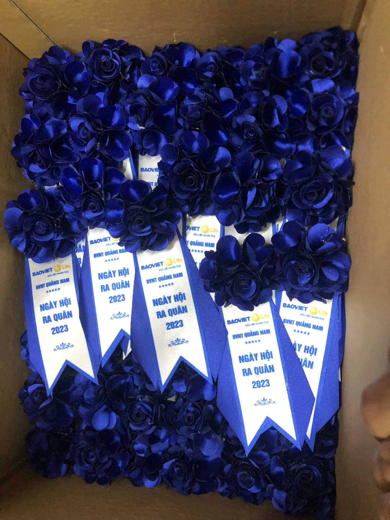 Xưởng làm hoa cài áo đại biểu - INCONI Hà Nội