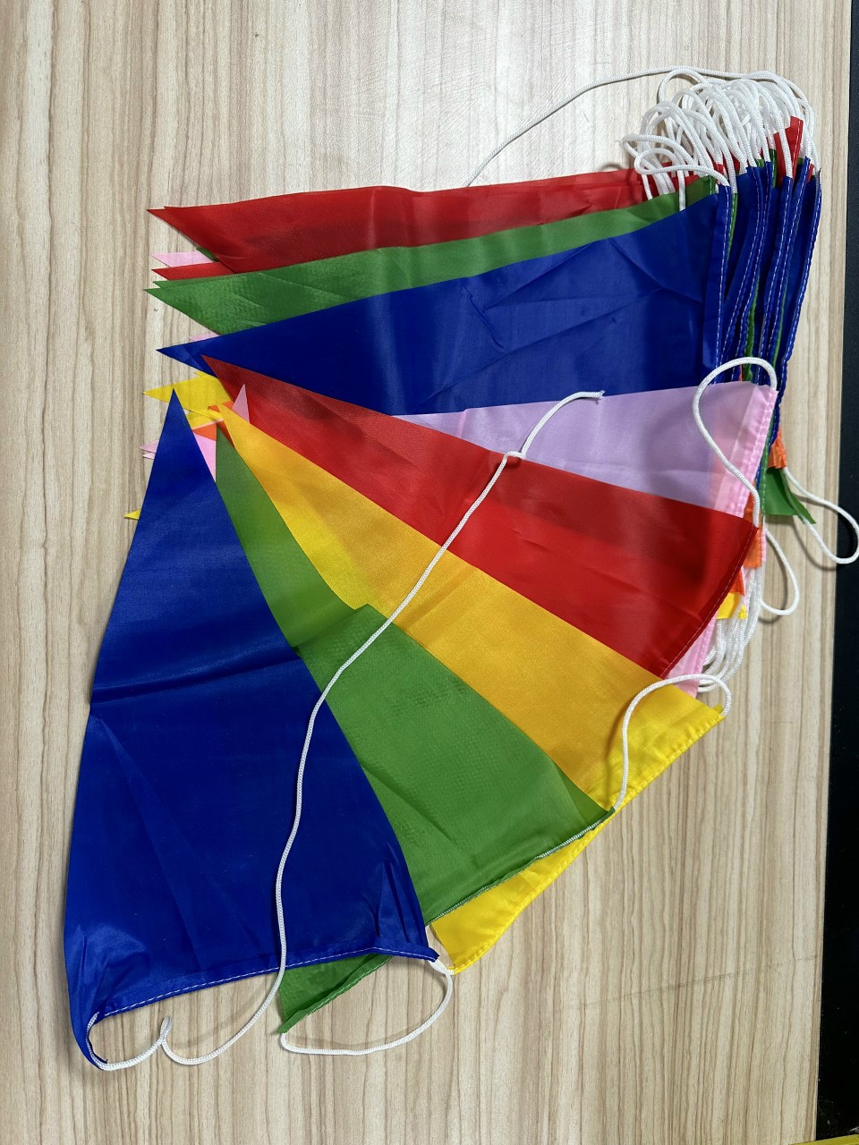 Mua cờ dây ở đâu TP.HCM – Xưởng in cờ INCONI