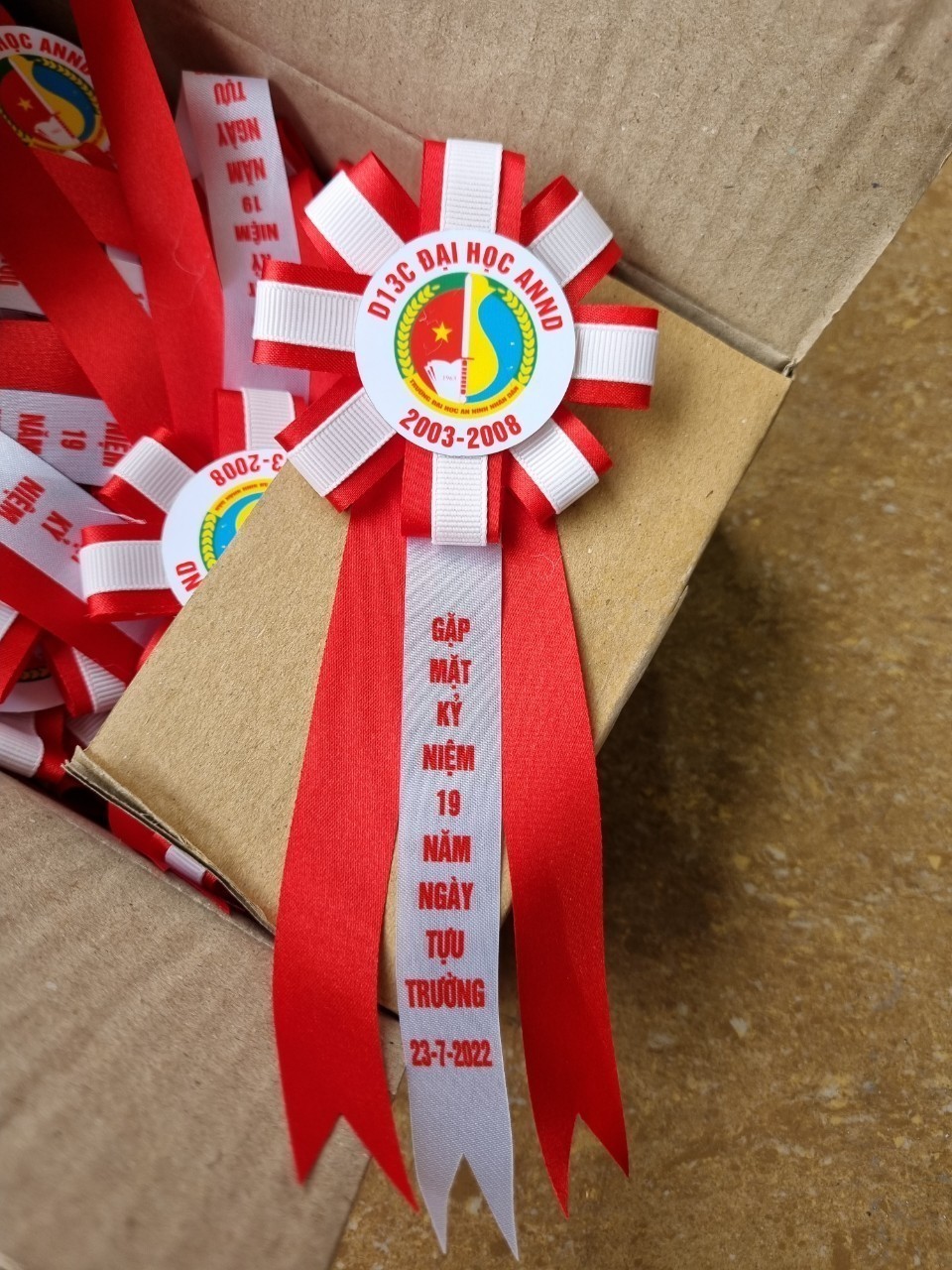 Hoa cài áo đại biểu nữ - INCONI