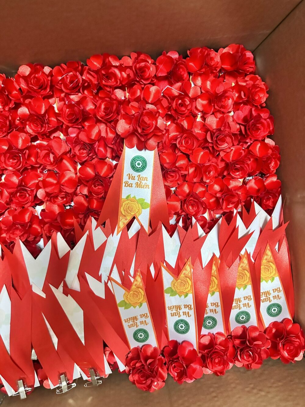 Hoa cài áo kỷ niệm ngày thành lập - INCONI