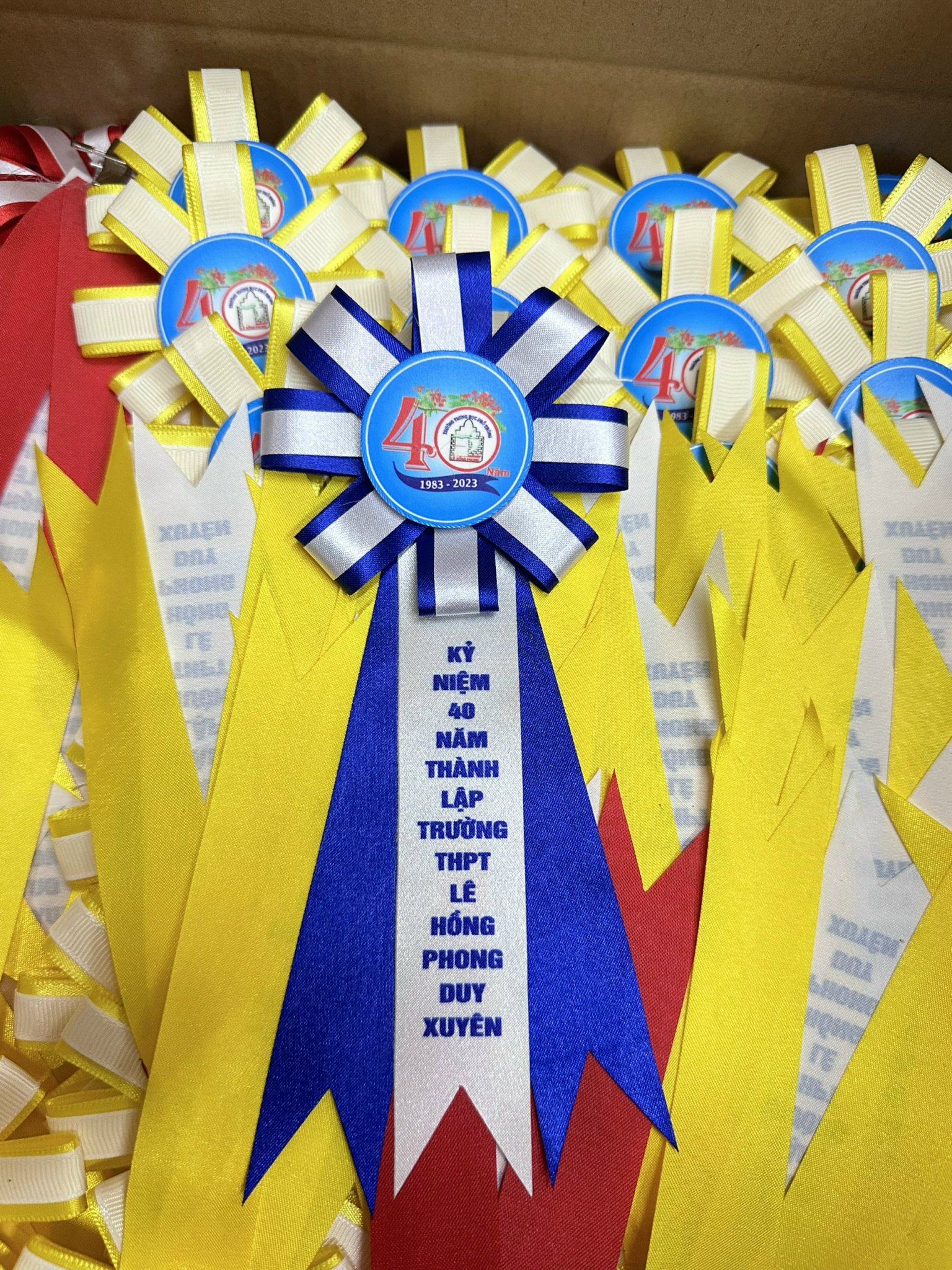 Hoa Cài Áo Đại Biểu Sự Kiện 4 Hoa cài áo đại biểu sự kiện - INCONI