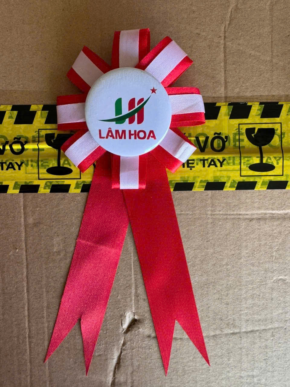 Hoa cài áo đại biểu Hà Nội - Xưởng INCONI