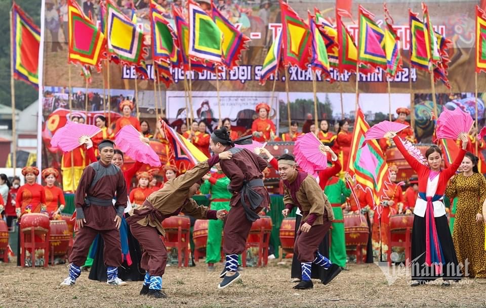 Cờ thần vải lụa - INCONI