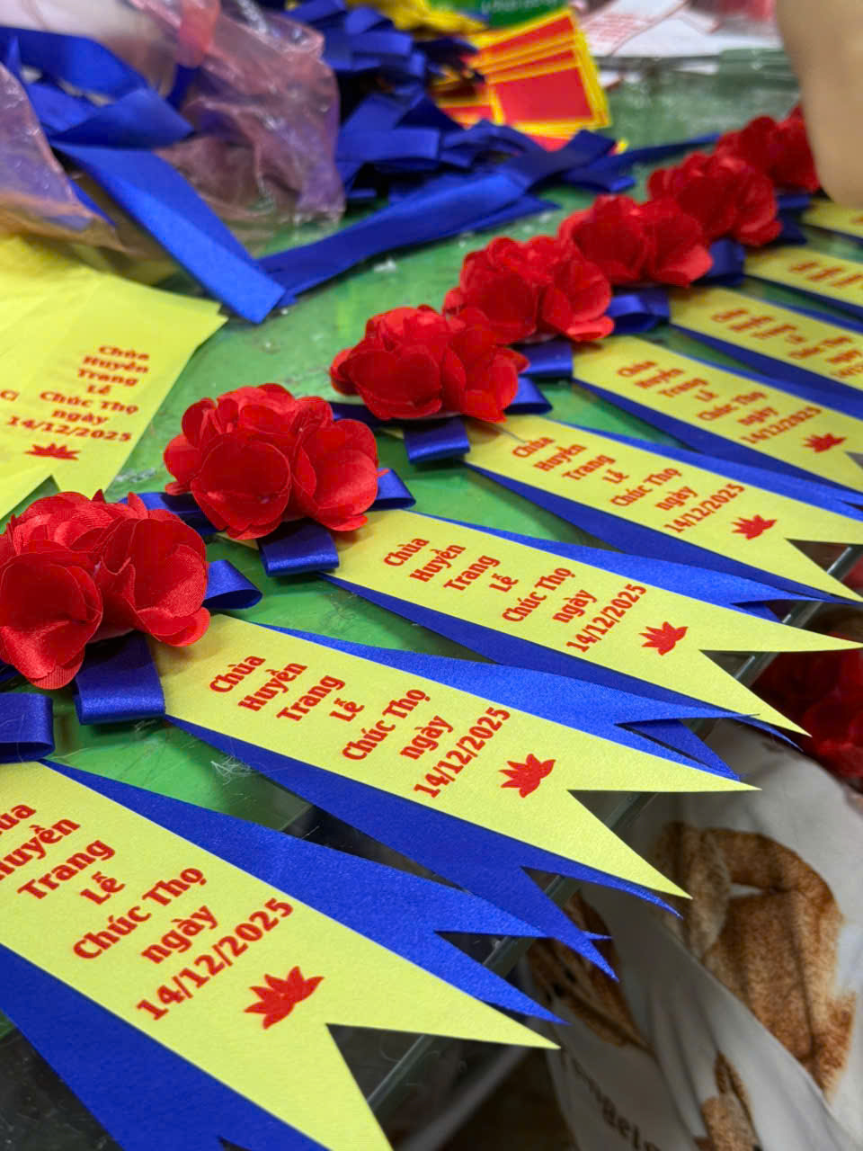 Phụ Kiện Đại Biểu Sự Kiện - Hoa Cài Áo INCONI Chất Lượng Cao 4 Phụ kiện đại biểu sự kiện - INCONI