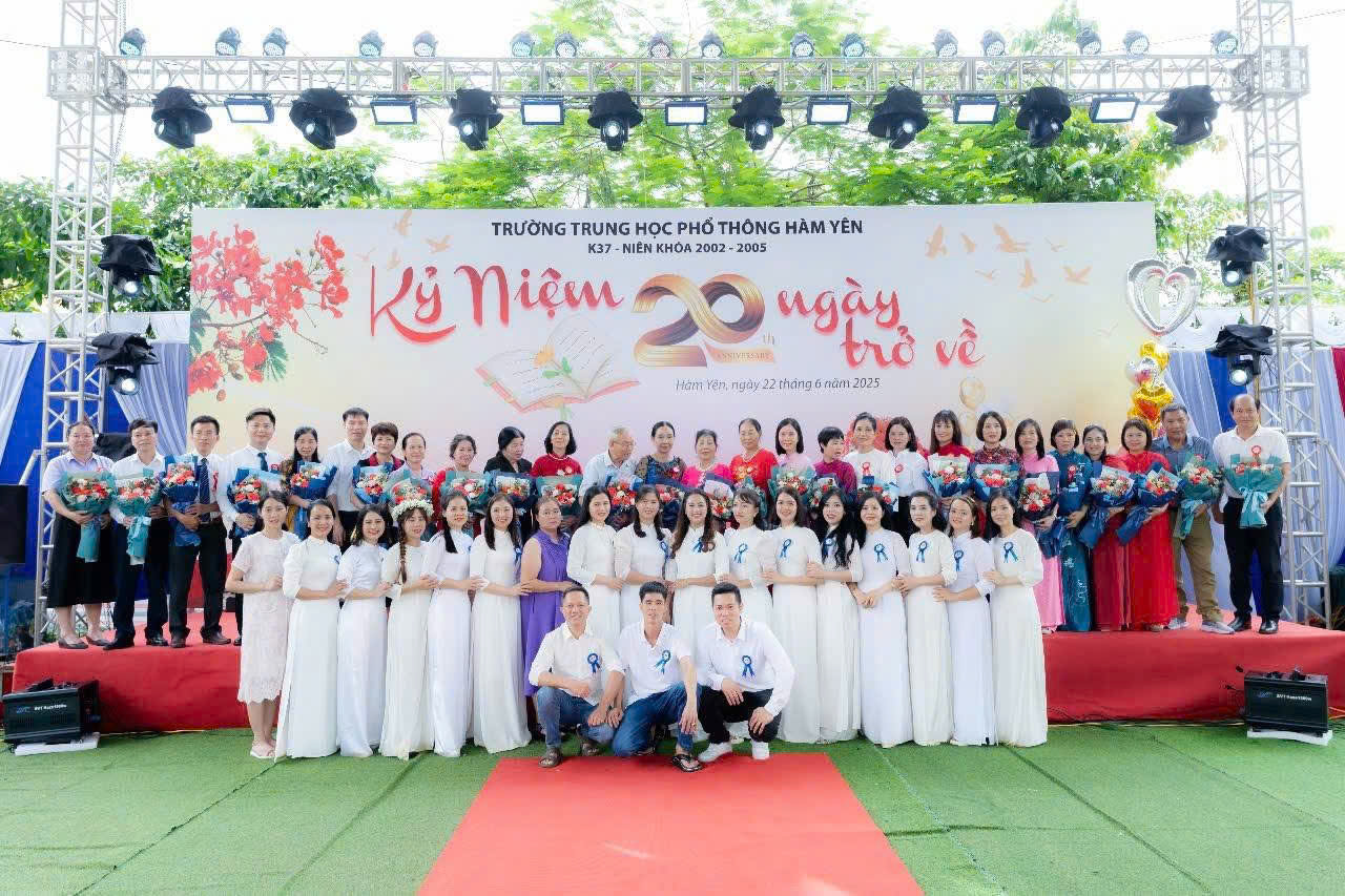 Hoa cài áo đại biểu cho lễ khai trương - INCONI