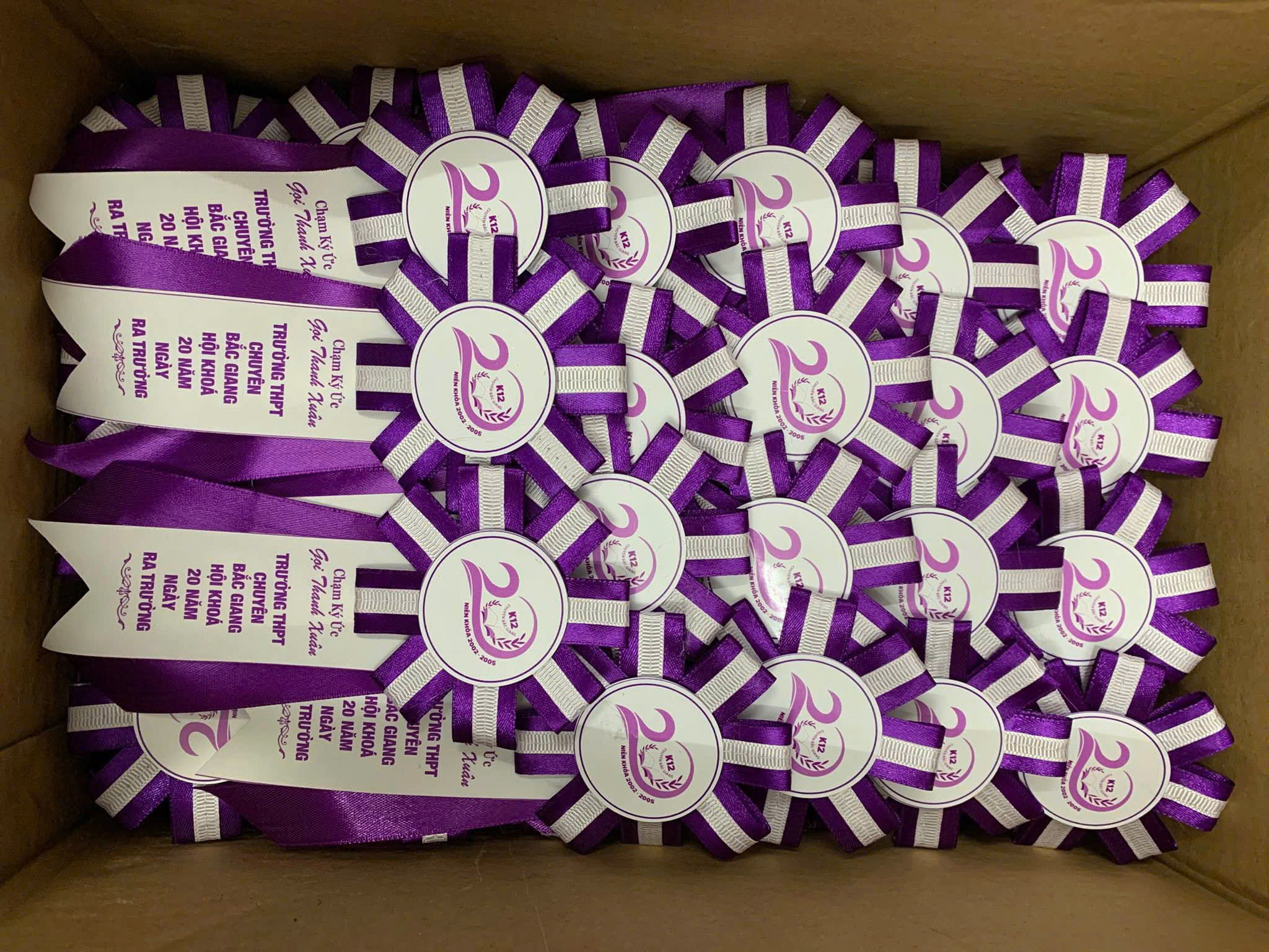 Mua Hoa Cài Áo Đại Biểu Ở Đâu – Xưởng INCONI