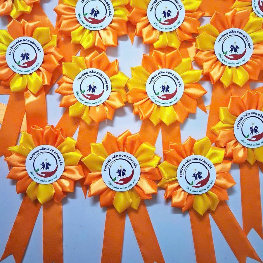 Hoa Cài Áo Đại Biểu Lụa - Xưởng INCONI Hà Nội 4 Hoa cài áo đại biểu lụa - INCONI