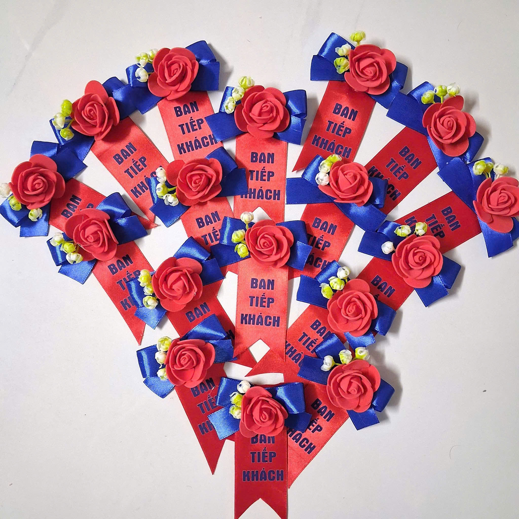 Phụ Kiện Đại Biểu Sự Kiện – Hoa Cài Áo INCONI Chất Lượng Cao