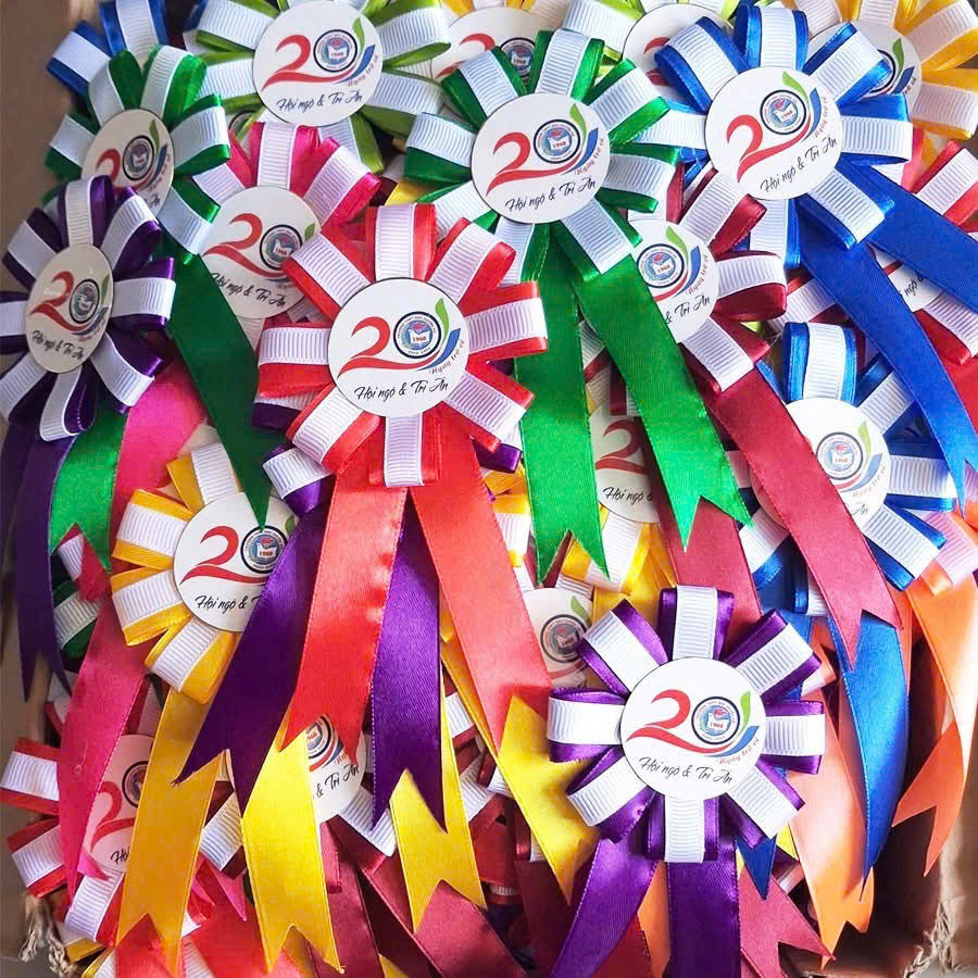 Hoa Cài Áo Đại Biểu Cao Cấp