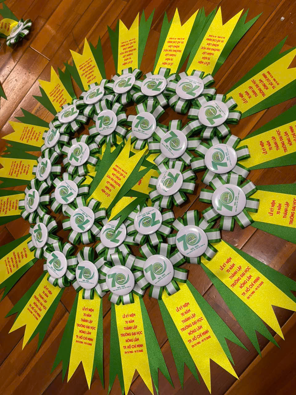 Hoa cài áo đại biểu Hà Nội - INCONI