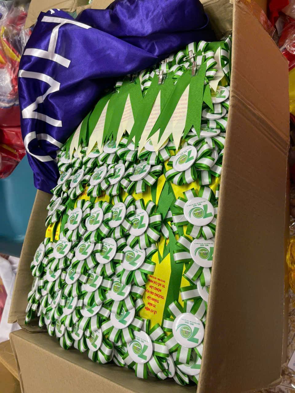 Làm Hoa Cài Áo Đại Biểu Số Lượng Lớn - Xưởng INCONI Hà Nội 4 Làm hoa cài áo đại biểu số lượng lớn - INCONI