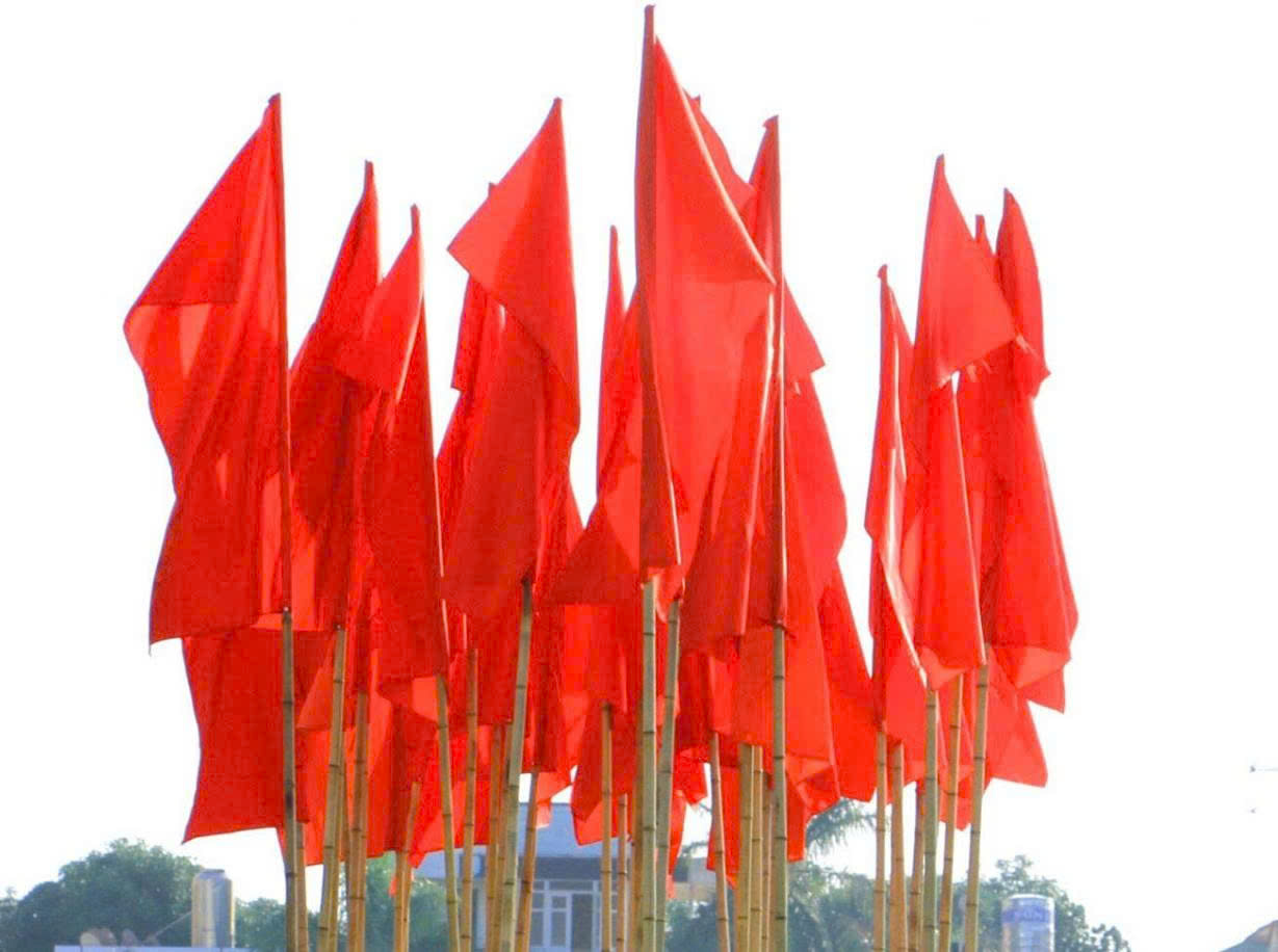 In Cờ Hồng Kỳ Ở Hà Nội – INCONI