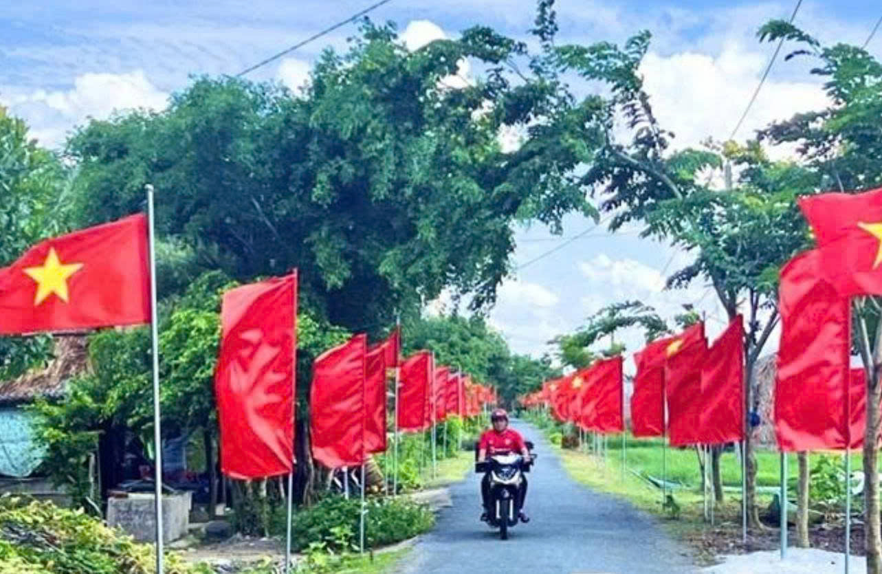 Cờ hồng kỳ Hà Nội - INCONI