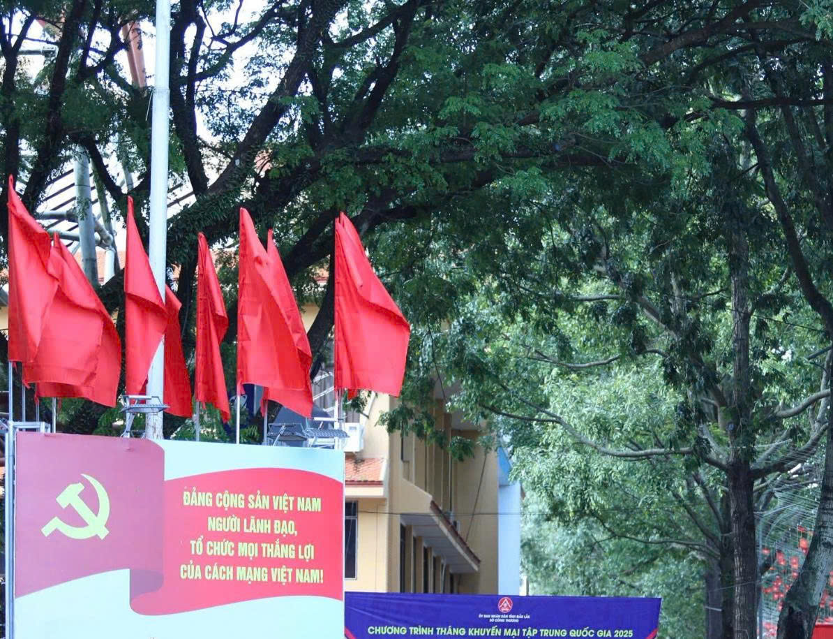 In Cờ Hồng Kỳ Giá Rẻ – Xưởng In Cờ INCONI